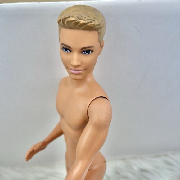 Nude Beach Ken Fashion Doll Molded Sandy Hair Blue Eyes 1 Bent Arm Mattel - Picture 1 of 14